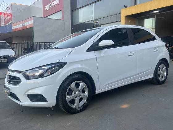 CHEVROLET ONIX 1.4 MPFI LT 8V FLEX 4P AUTOMÁTICO CHEVROLET ONIX 1.4 MPFI LT 8V FLEX 4P AUTOMÁTICO